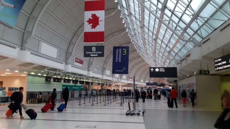 Oficial de CBSA en el aeropuerto Pearson de Toronto da positivo por coronavirus
