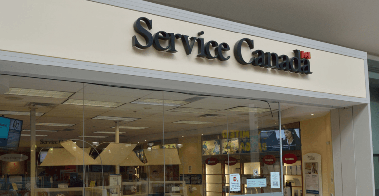 Service Canada aun permanece cerrado, ciudadanos ya están exasperados
