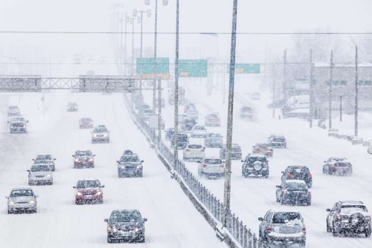 La nieve causa condiciones difíciles en las carreteras en el este de Quebec
