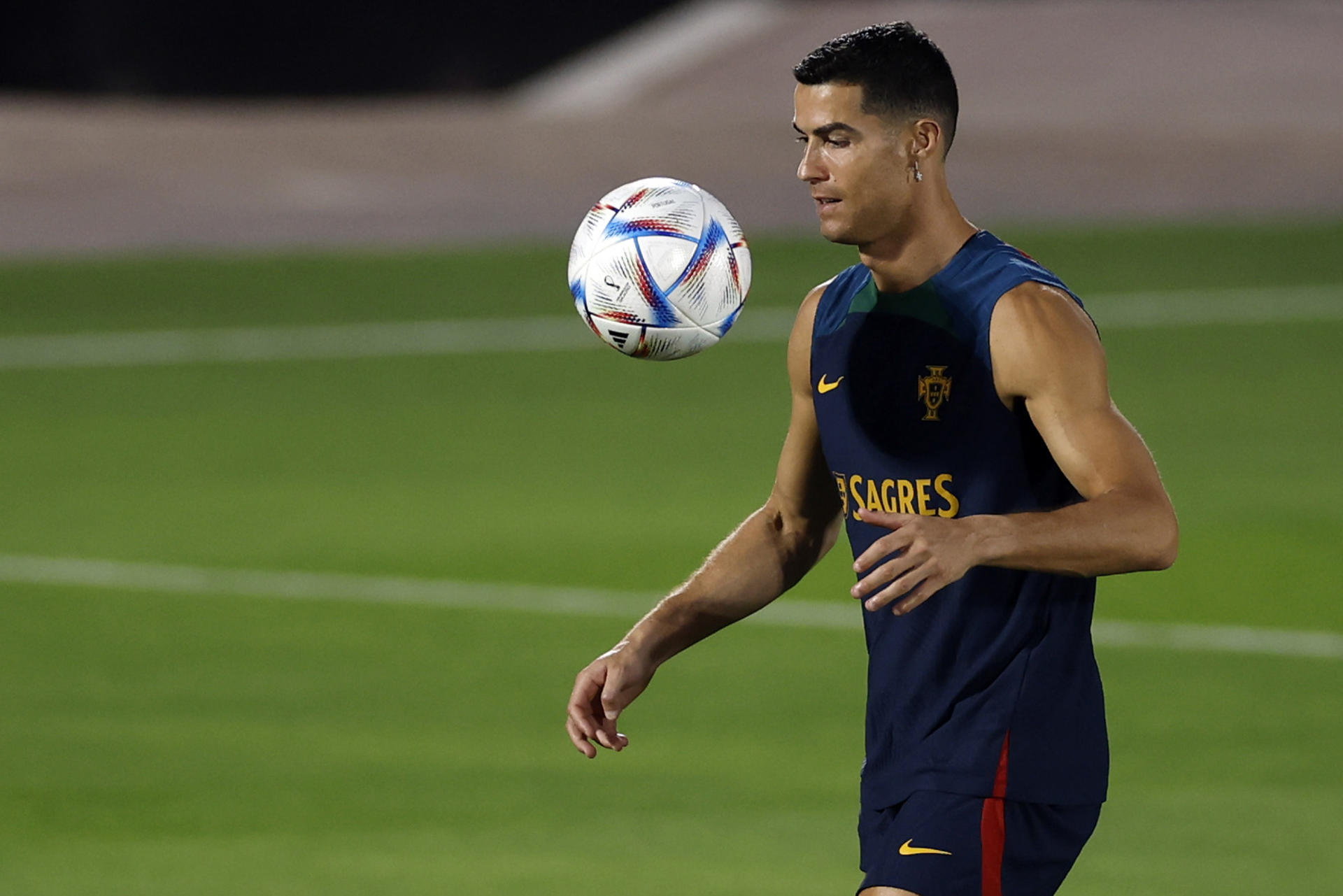 Cristiano Ronaldo, durante el entrenamiento de Portugal, este jueves. EFE/ Alberto Estevez
